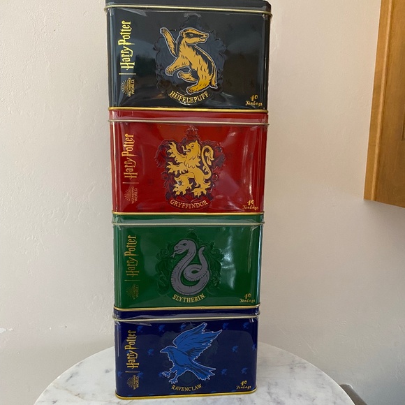 SET OF 4 Decorative Harry Potter tins with tea bags * NEW* SEALED *UNOPENED* - Picture 1 of 8